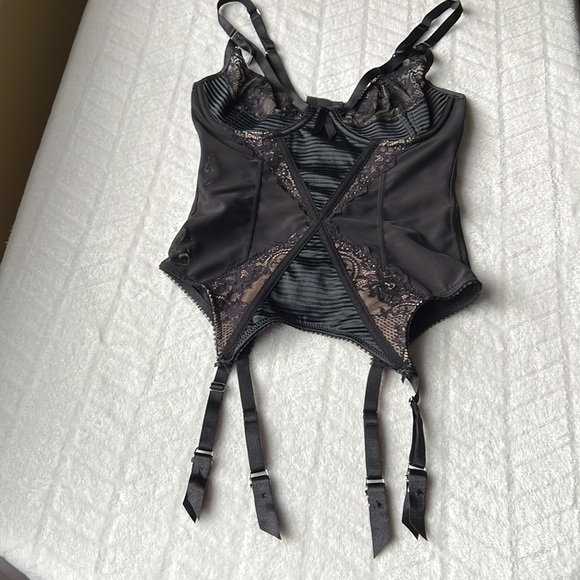 Dita Von Teese Madame x Bustier - Picture 4 of 13